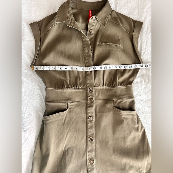 SPANX Olive SPANX stretch twill utility dress with buttons and pockets - Picture 6 of 13